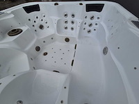 6 persoons jacuzzi en buitenspa - afbeelding 2 van  18