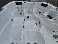 6 persoons jacuzzi en buitenspa - afbeelding 3 van  17