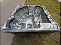 6 persoons jacuzzi en buitenspa - afbeelding 10 van  16