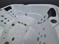 6 persoons jacuzzi en buitenspa - afbeelding 5 van  21