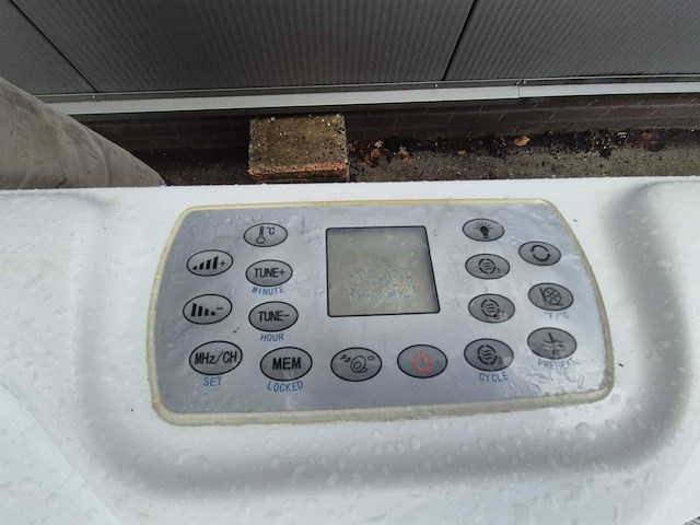 6 persoons jacuzzi en buitenspa - afbeelding 7 van  21