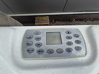 6 persoons jacuzzi en buitenspa - afbeelding 7 van  21