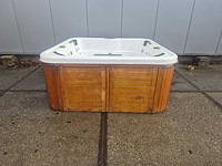 6 persoons jacuzzi en buitenspa - afbeelding 15 van  21