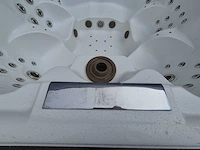 6 persoons jacuzzi en buitenspa - afbeelding 27 van  28