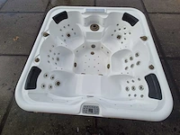 6 persoons jacuzzi en buitenspa