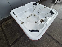 6 persoons jacuzzi en buitenspa - afbeelding 18 van  28