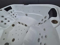 6 persoons jacuzzi en buitenspa - afbeelding 6 van  28