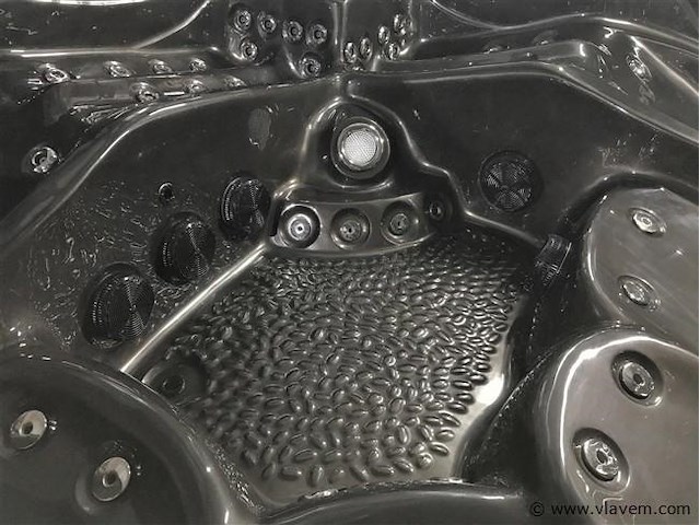 6 persoons outdoor spa met waterjets 255x233cm - zwart / zwarte zijkant - afbeelding 13 van  17