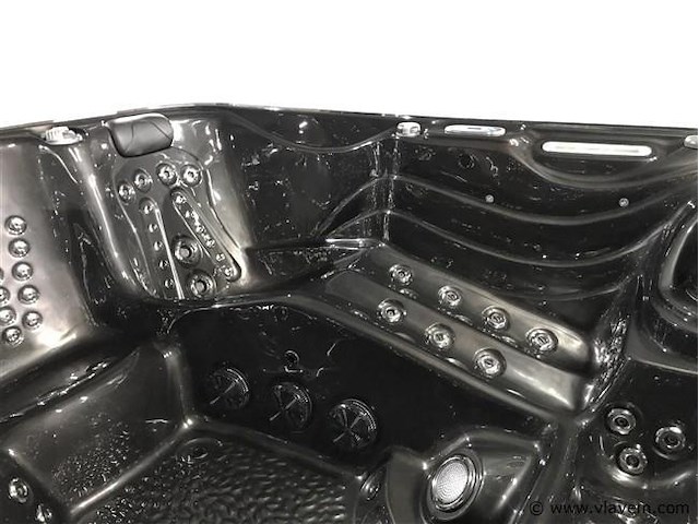 6 persoons outdoor spa met waterjets 255x233cm - zwart / zwarte zijkant - afbeelding 15 van  17