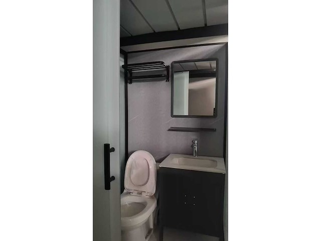 6 stuks rhino-houses 1160x250x239 cm 29 m2 mobiele woonunit / tiny house (6x) - afbeelding 31 van  42