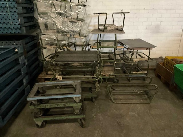 6 trolleys + 21 bokken 85x62x35cm - afbeelding 1 van  5