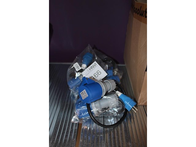 6 verloopkabels 230v naar 230v blauw. - afbeelding 2 van  2
