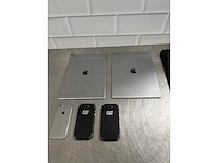 6 x communicatie handheld, 2 x cat c30, 2 x ipad aplle model a1670, 1 x apple iphone, 1 x hp laptop - afbeelding 4 van  8