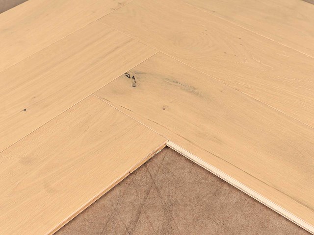 60 m2 parket eiken visgraat - 750 x 150 x 13 mm - afbeelding 1 van  1