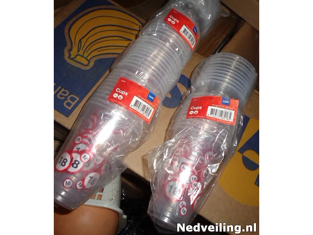 60 plastic bekers 350ml leeftijd 18 - afbeelding 2 van  3