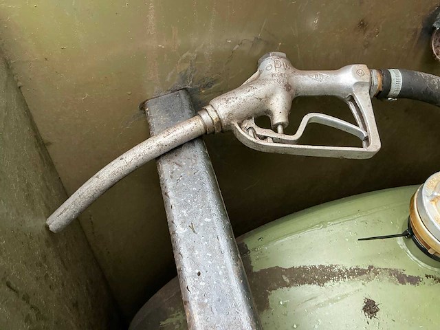 600l diesel mobiel tankstation - afbeelding 10 van  25