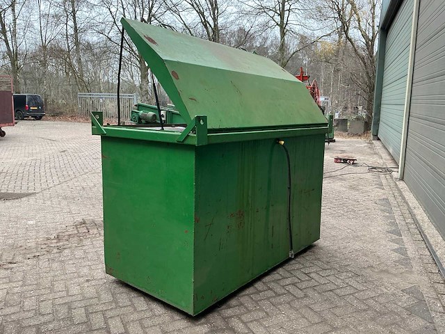 600l dieseltank met spuit op lucht - afbeelding 19 van  25