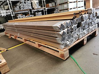 60x composiet hoekprofiel eiken/licht bruin voor gevelbekleding - 280 cm lang - afbeelding 2 van  3