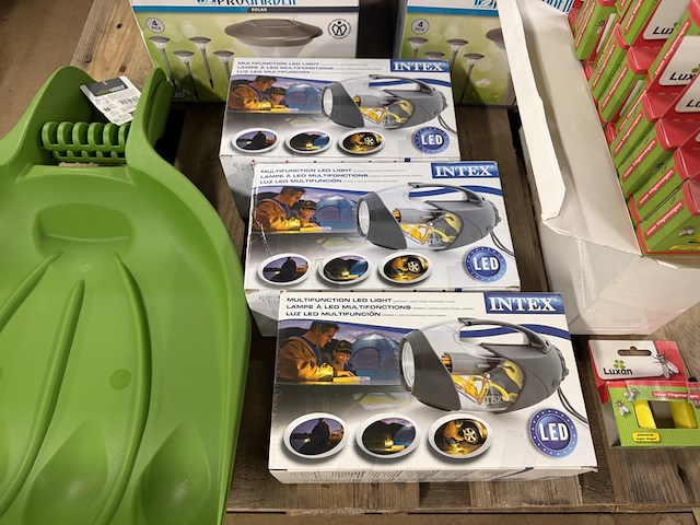 60x tuinartikelen w.o. tuinverlichting, bloempotten, multifunctionele led lamp, bladschep w.o. intex, progarden - afbeelding 3 van  9