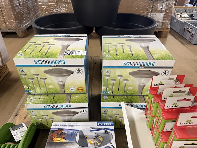 60x tuinartikelen w.o. tuinverlichting, bloempotten, multifunctionele led lamp, bladschep w.o. intex, progarden - afbeelding 5 van  9