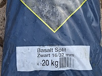 60x zak basalt split a 20 kg gardenlux, zwart - afbeelding 3 van  5