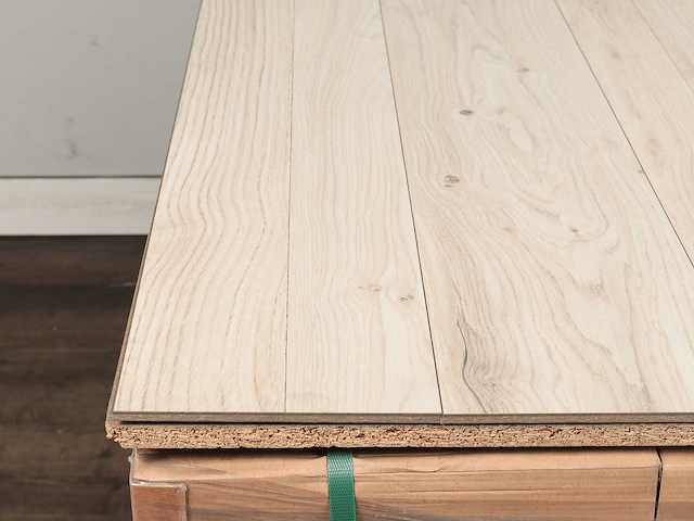 64 m2 laminaat plank - 1383 x 193 x 7 mm - afbeelding 2 van  4