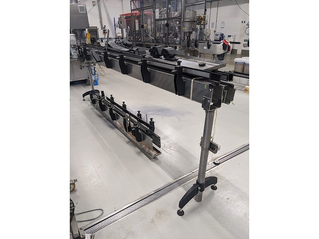 6,5 meter flessen transportbaan met wissel, polyketting, movex 82mm, zwart, 2022 - afbeelding 2 van  7