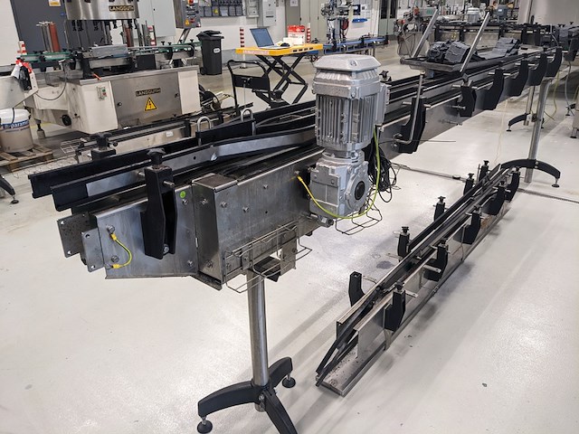 6,5 meter flessen transportbaan met wissel, polyketting, movex 82mm, zwart, 2022 - afbeelding 3 van  7