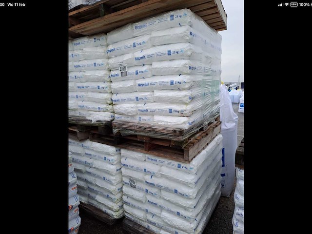 6,5 pallet aan 25kg wateronthardings tabletten - afbeelding 1 van  2