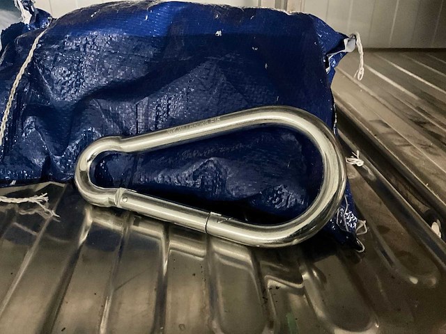 650 kg karabijnhaak (16x) - afbeelding 1 van  3