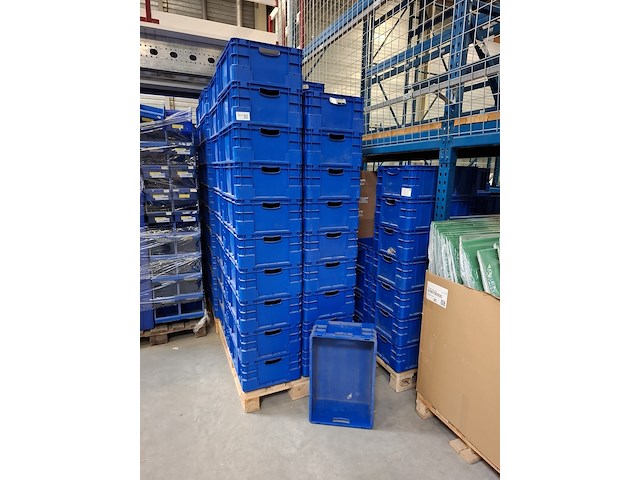 6,5x pallet met magazijnbakken, diverse maten - afbeelding 1 van  4