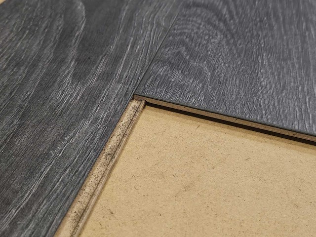 66 m2 laminaat visgraat - 665 x 133 x 8 mm - afbeelding 2 van  3