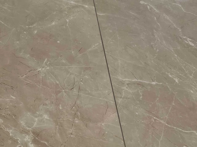 67 m2 laminaat tegel - 810 x 400 x 8 mm - afbeelding 1 van  3