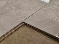 67 m2 laminaat tegel - 810 x 400 x 8 mm - afbeelding 2 van  3