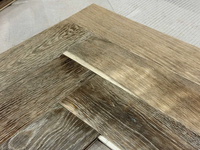 69 m2 parket eiken visgraat mutliplank - 540 x 90 x 14 mm - afbeelding 2 van  2