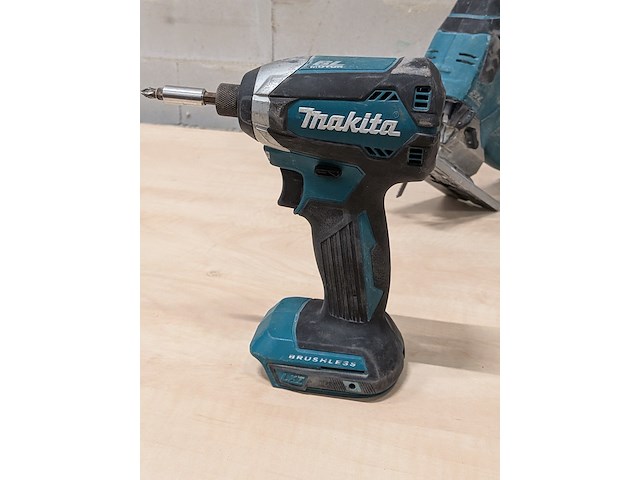 6x accu gereedschap met bouwradio, makita, 2020 tot 2023 - afbeelding 7 van  29