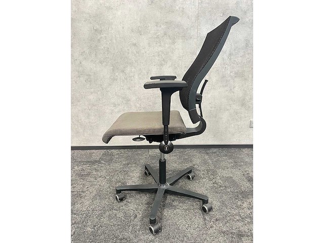 6x ahrend 250 - ergonomische bureaustoel - afbeelding 15 van  18
