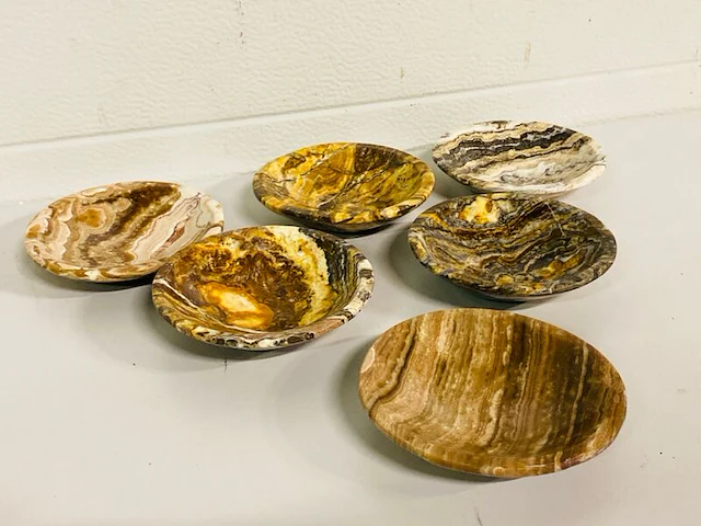 6x aragoniet (of onyx-marmer) schalen - afbeelding 1 van  6