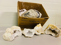 6x bergkristal geodes 16-18cm - afbeelding 1 van  7