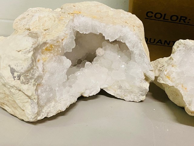 6x bergkristal geodes 16-18cm - afbeelding 4 van  7