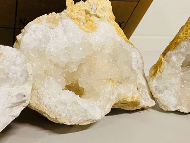 6x bergkristal geodes 16-18cm - afbeelding 5 van  7