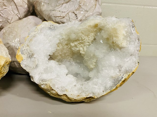 6x bergkristal geodes - afbeelding 3 van  4