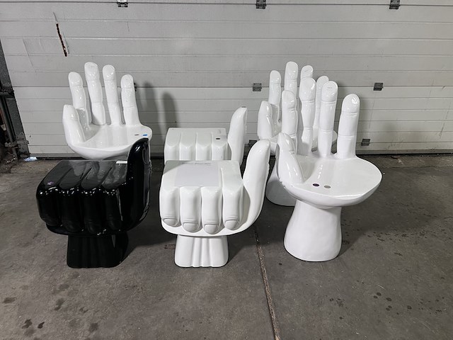 6x chair fist en chair hand, polspotten - afbeelding 1 van  8