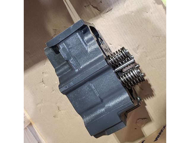 6x cilinderkop (afgekeurd), scania - afbeelding 3 van  7