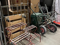 6x divers bouwmateriaal w.o. kruiwagens en trappen - afbeelding 1 van  5