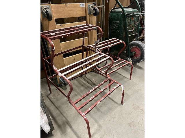 6x divers bouwmateriaal w.o. kruiwagens en trappen - afbeelding 2 van  5