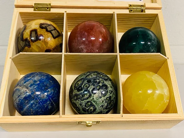 6x diverse bollen - afbeelding 1 van  5