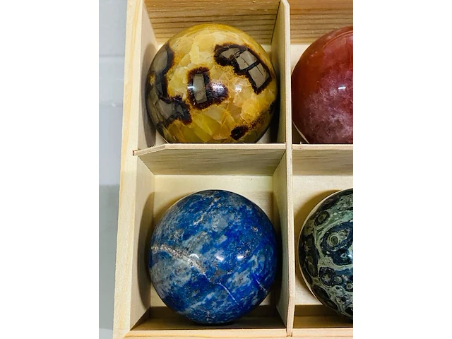 6x diverse bollen - afbeelding 4 van  5