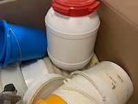 6x diverse plastic emmers, wit-grijs, bouwjaar 2015 - afbeelding 2 van  4