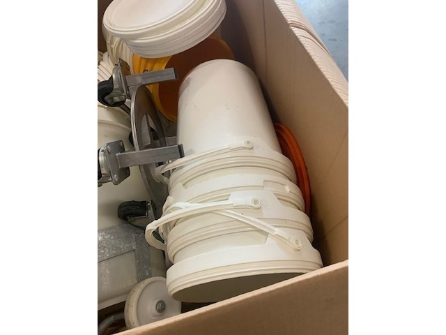 6x diverse plastic emmers, wit-grijs, bouwjaar 2015 - afbeelding 3 van  4